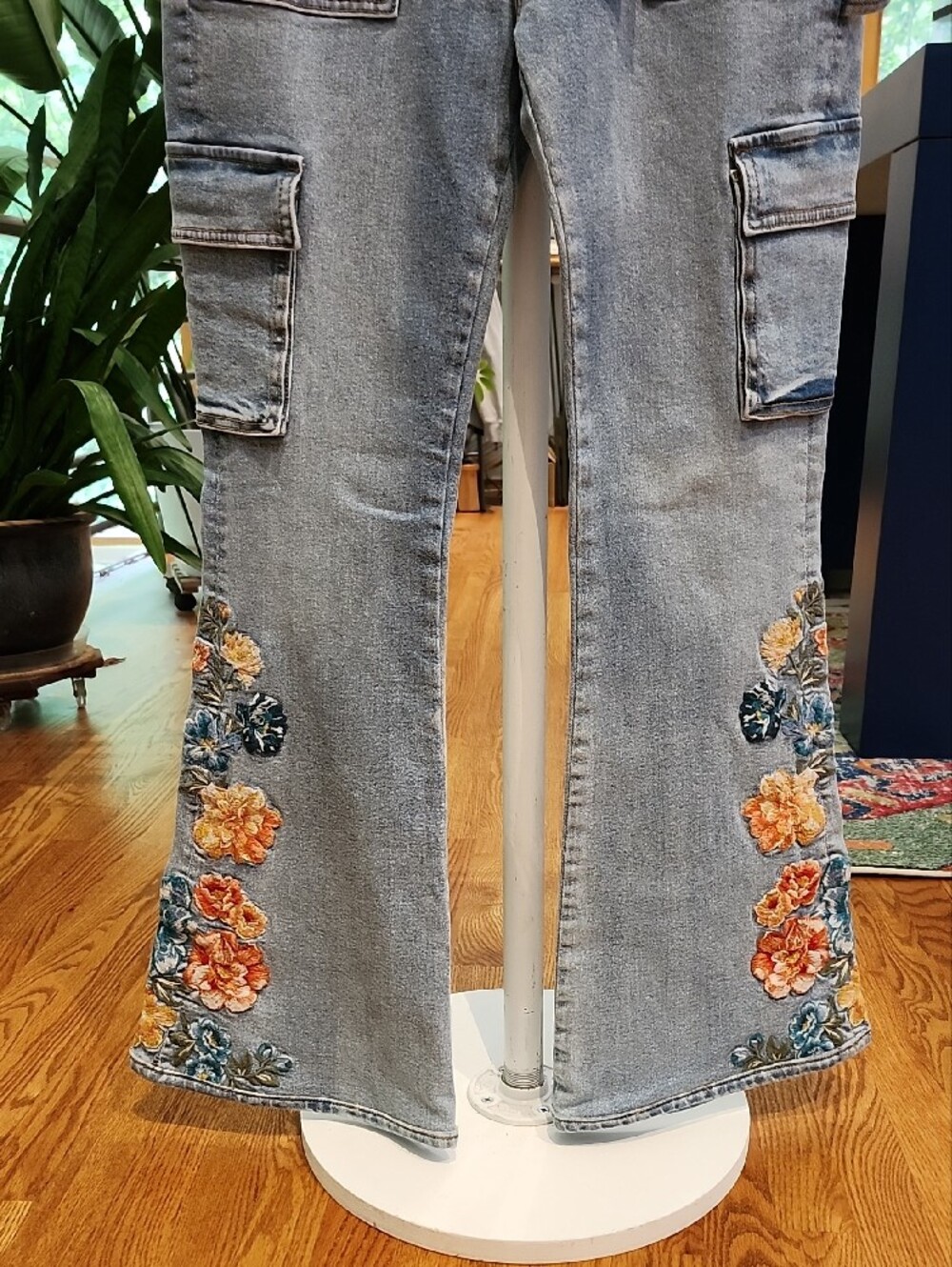 DRIFTWOOD Farrah Embroidered Cargo Flare Jeans - Savannah Wash - NWT - Picture 3 of 12